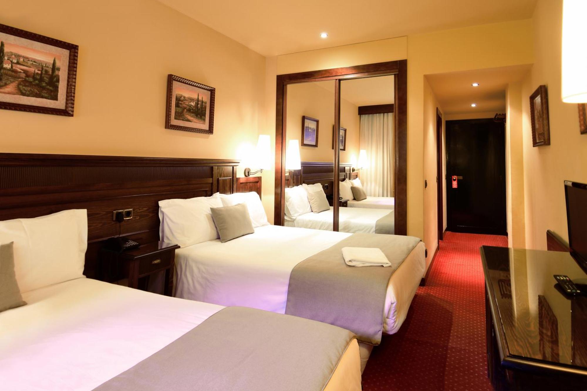 Standard Quadruple Room,1207854232:JPEG