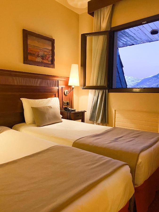 Standard Double Room,1207854889:JPEG